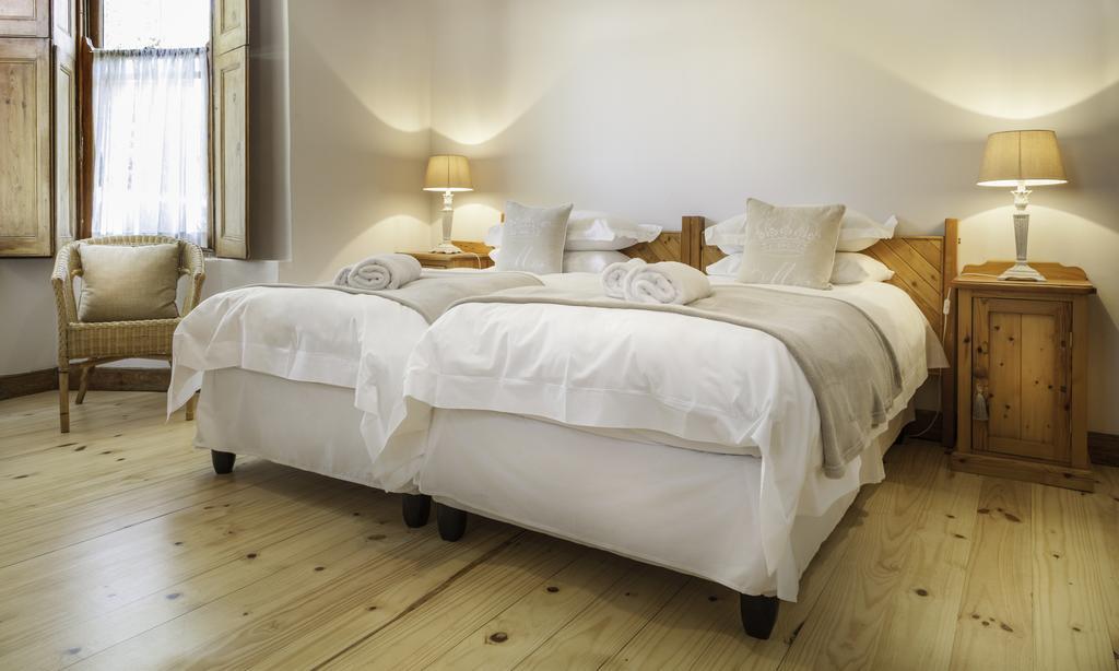 Avenues Guest House Stellenbosch Bagian luar foto